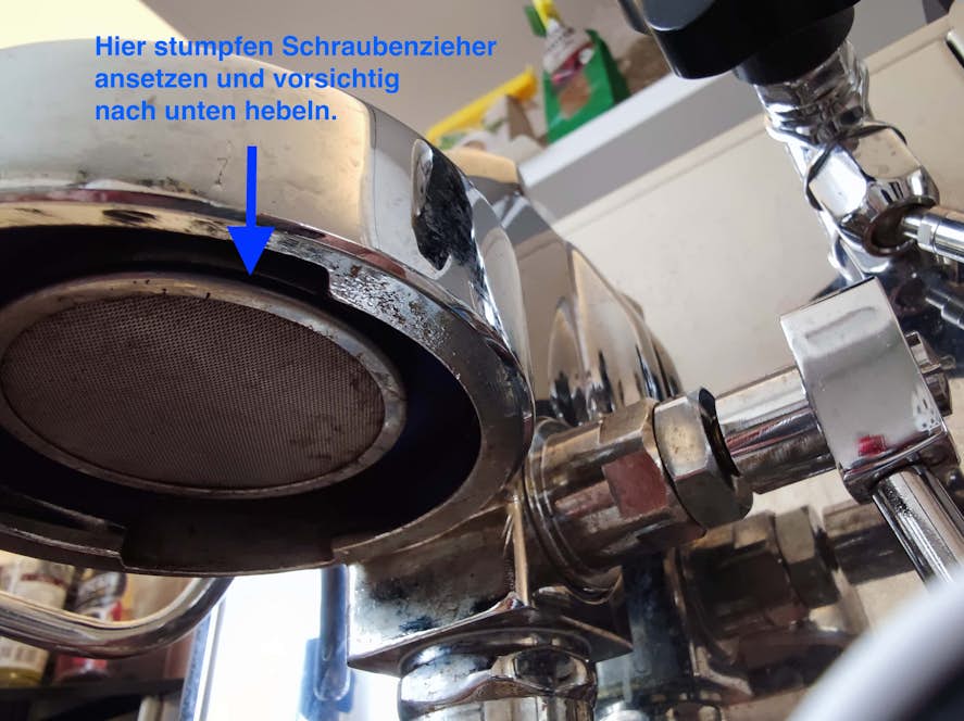 E61 Brühgruppe mit altem, dreckigen Duschsieb