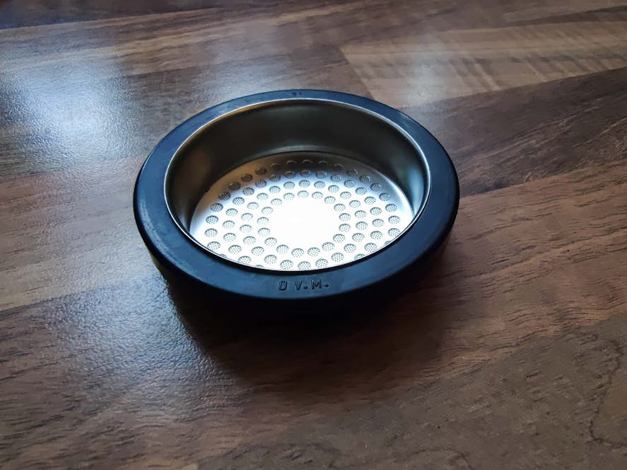 Neuer Dichtungsring auf dem neuen Duschsieb von der Unterseite